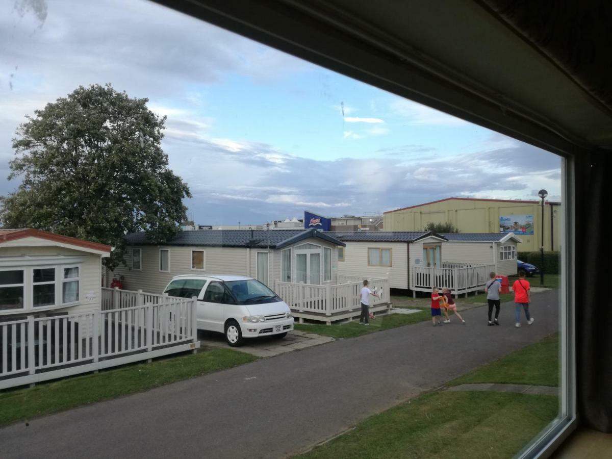 Happy Days Caravan Primrose Valley Filey Exterior photo
